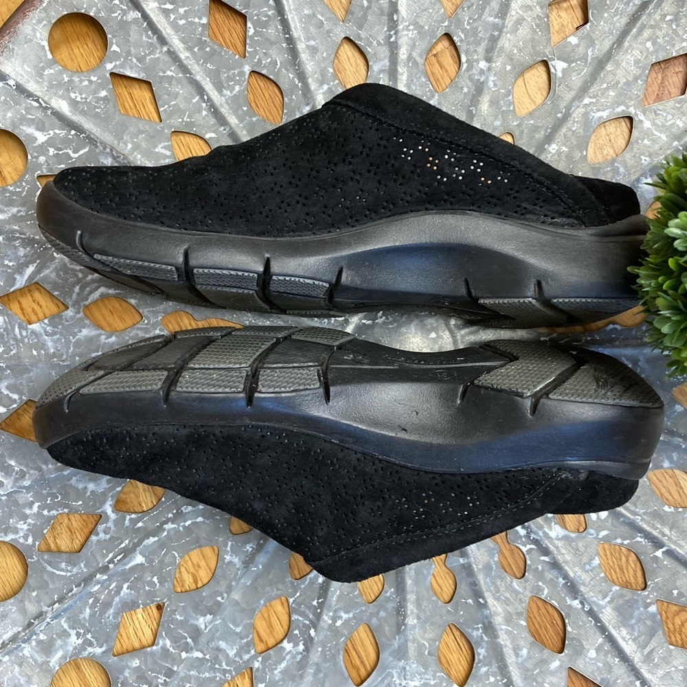 Dansko “Elon” Slip on Suede Mule Clogs - Picture 2 of 6